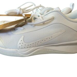 Nike Omni Multi Court White Mesh Sneakers NEW 6Y